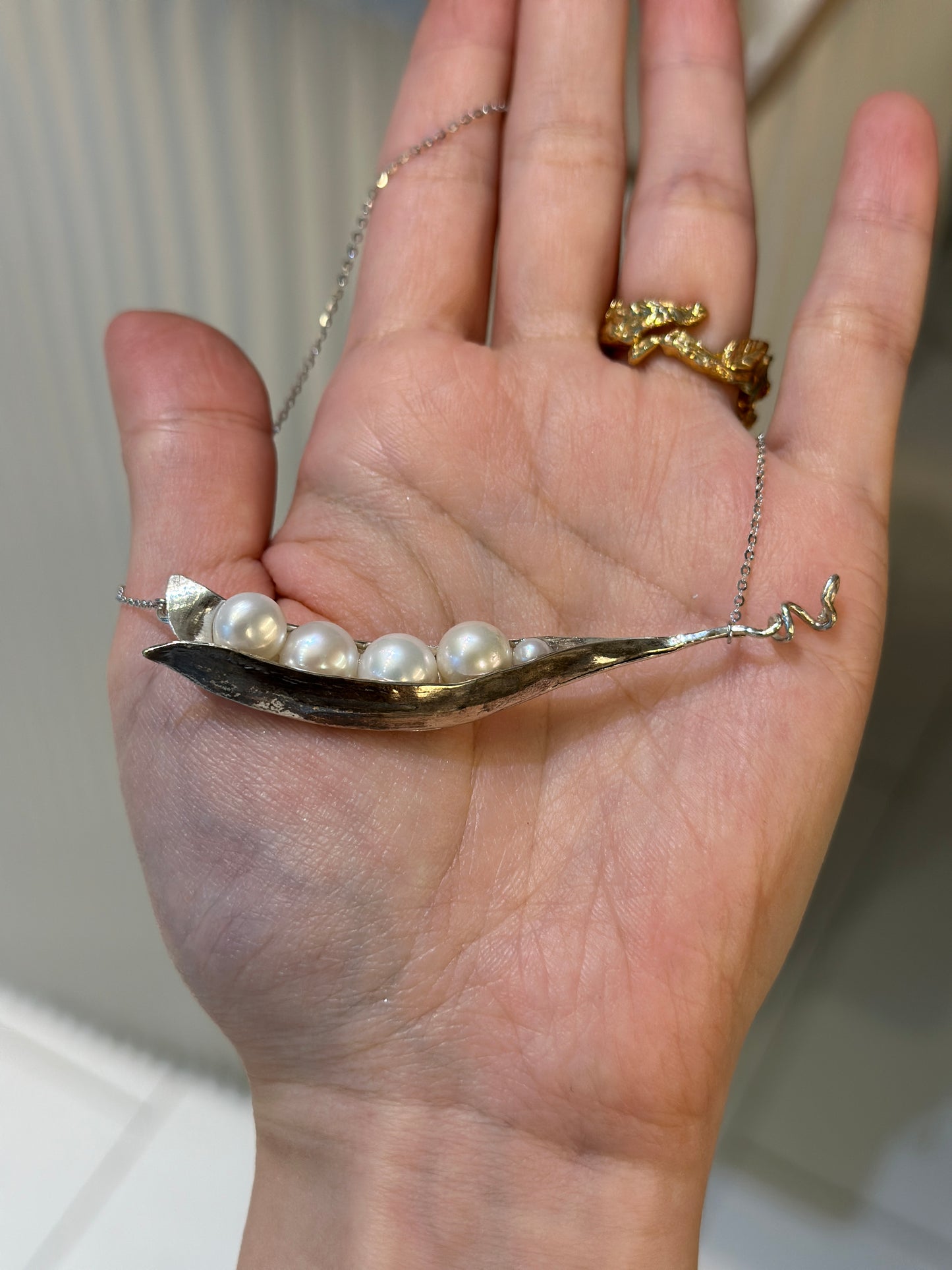 Pea pod necklace
