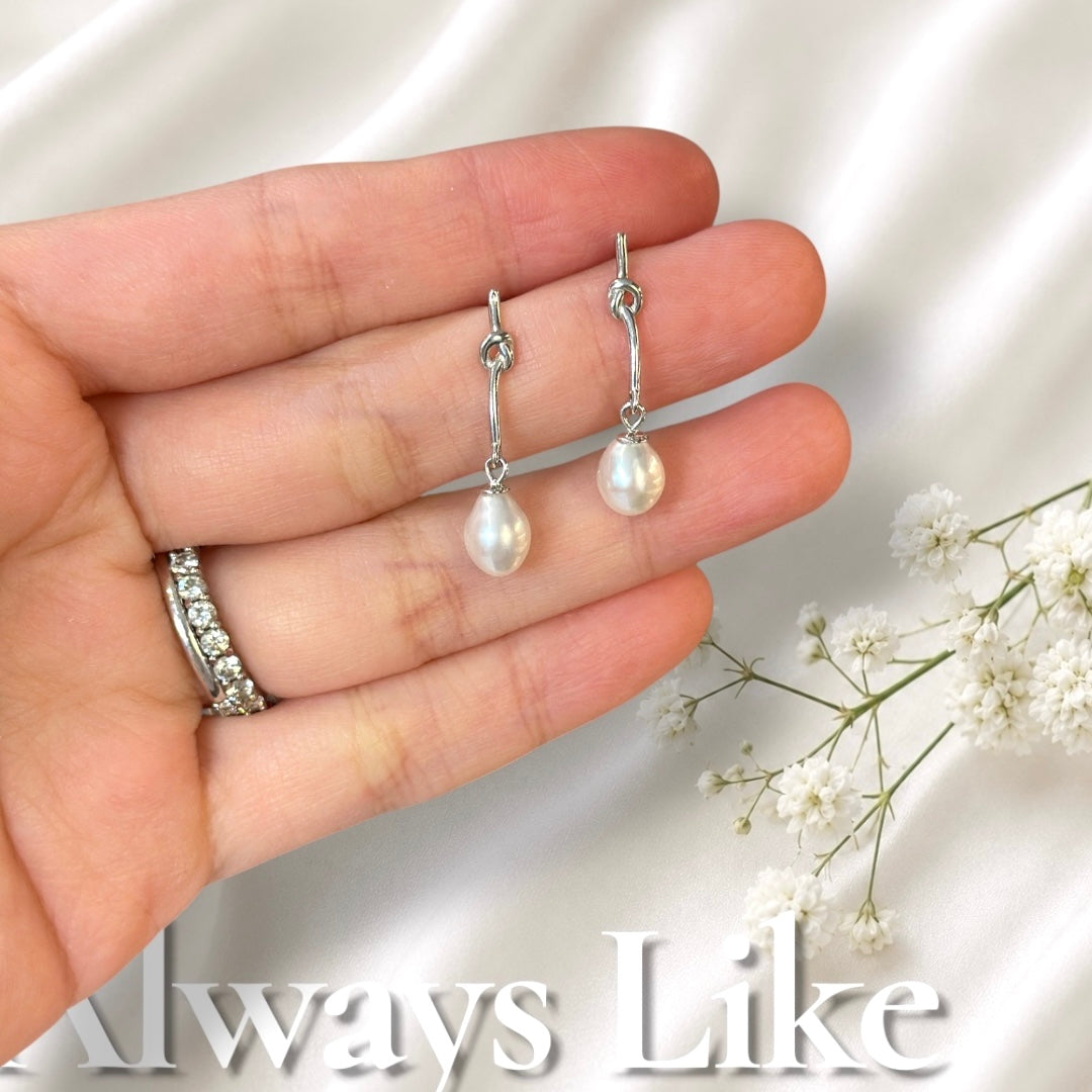 Minimalism pearl earrings