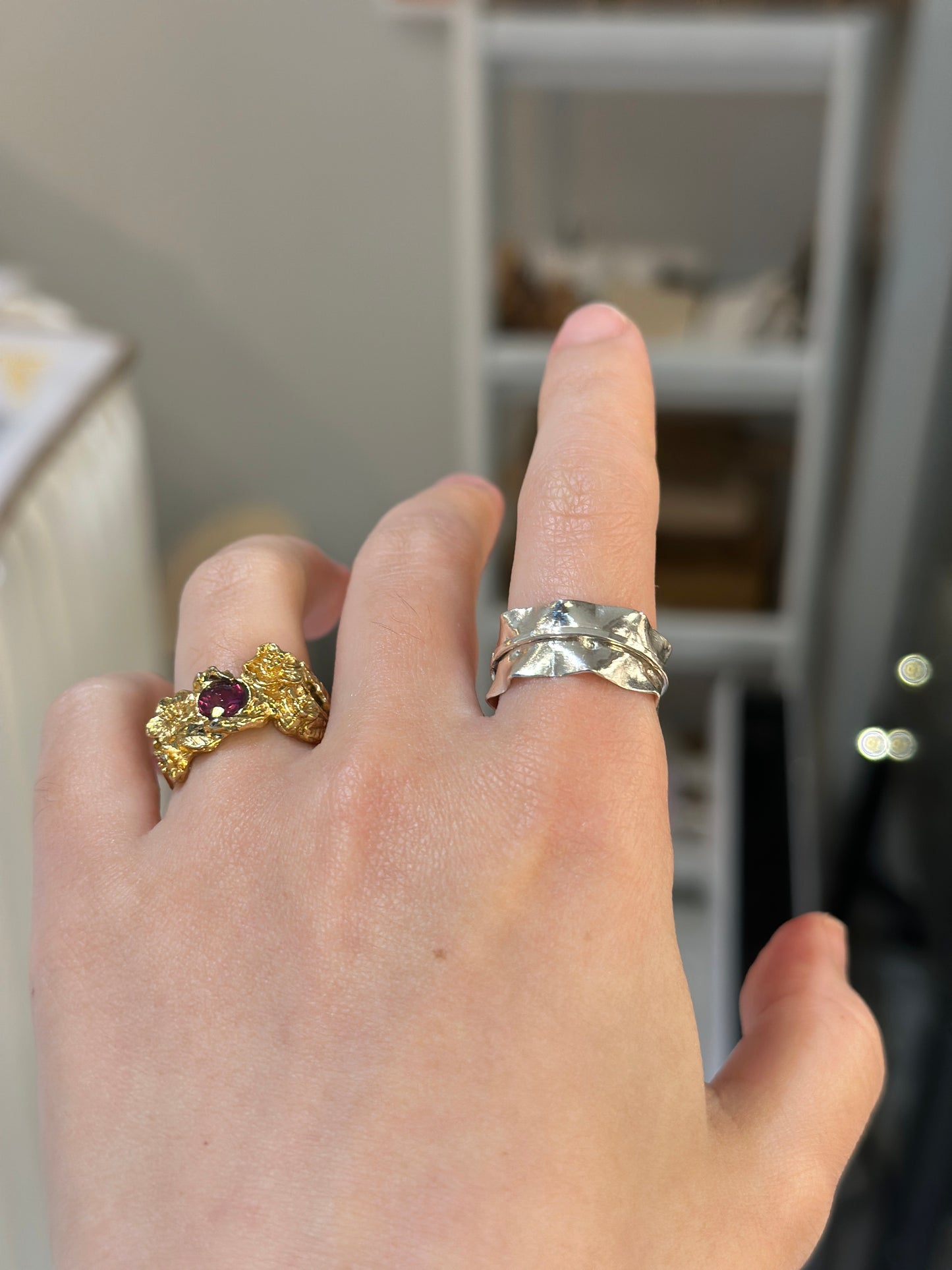 Fish tale ring