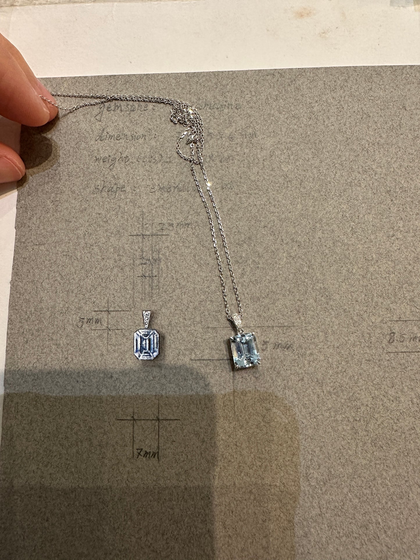 Acquamarine pendant