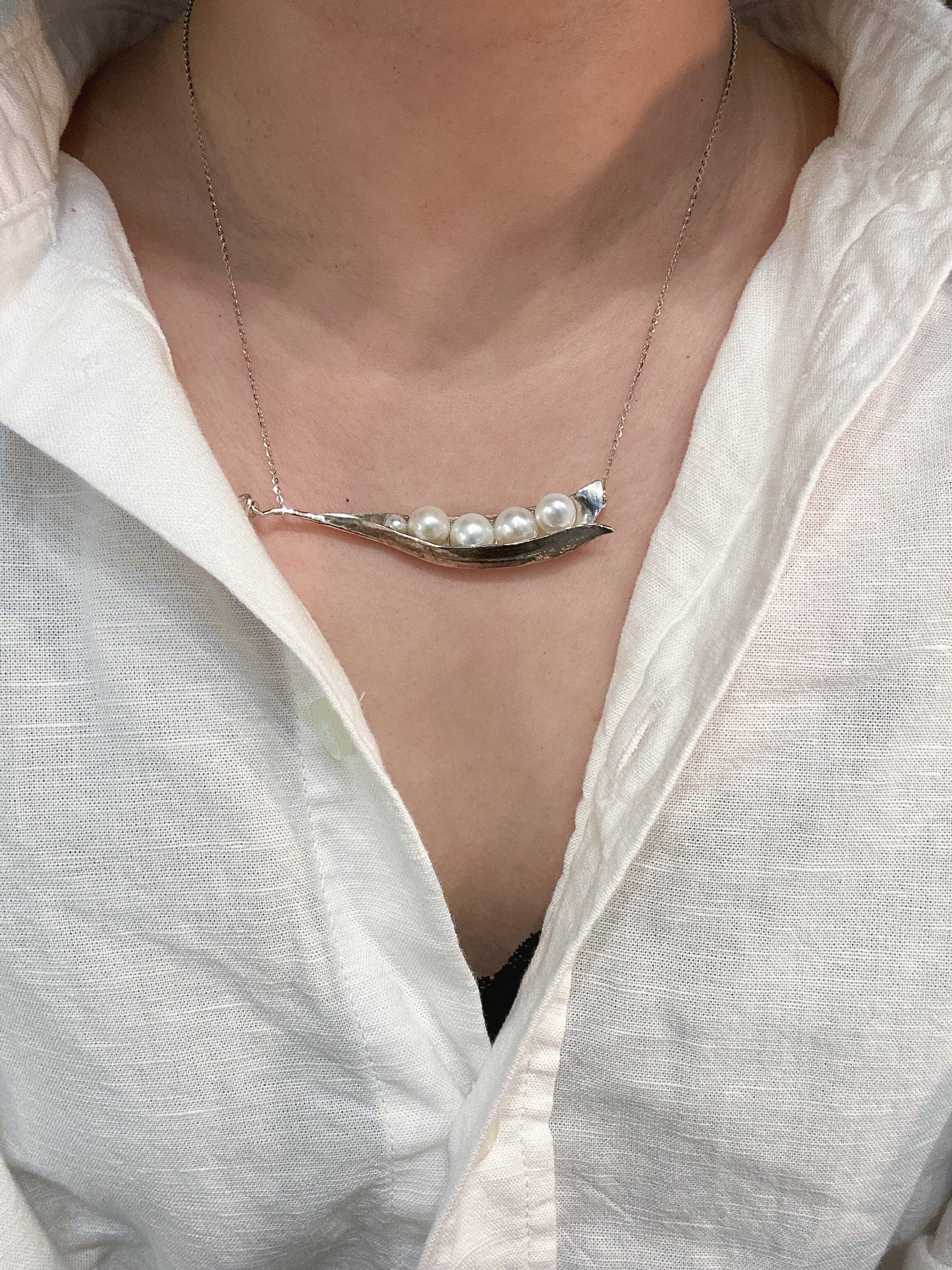 Pea pod necklace